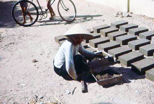 9. Phan Rang MED Call. Photo by: SSgt John Achelpohl. 1966.