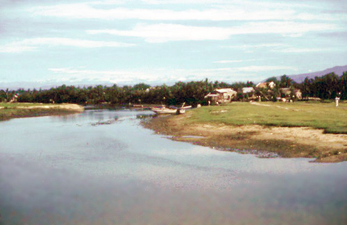 6. Phan Rang Seaside. Photo by: SSgt John Achelpohl. 1966.