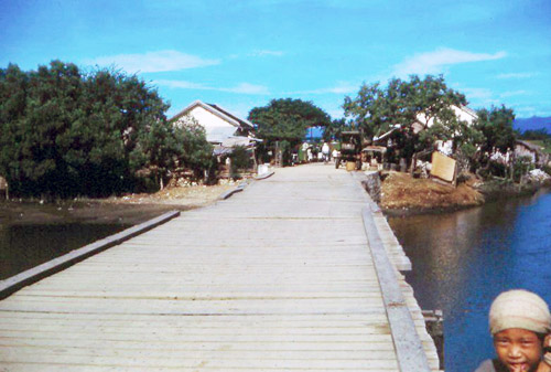 7. Phan Rang Seaside. Photo by: SSgt John Achelpohl. 1966.