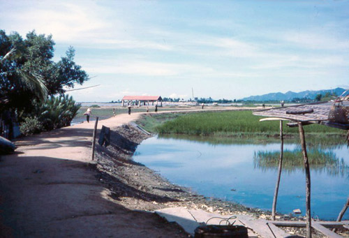 15. Phan Rang Seaside. Photo by: SSgt John Achelpohl. 1966.