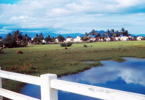 1. Phan Rang Seaside. Photo by: SSgt John Achelpohl. 1966.