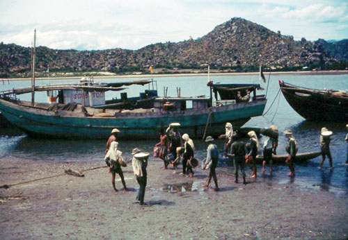 13. Phan Rang Seaside.Salt Business. Photo by: SSgt John Achelpohl. 1966.