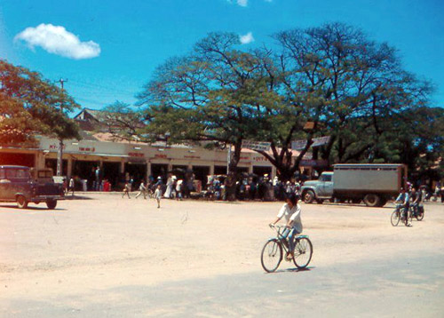 12. Phan Rang Joint Town Patrol. Market Photo by: SSgt John Achelpohl. 1966. 