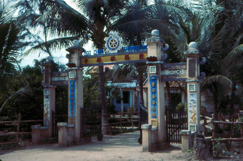 27. Phan Rang Joint Town Patrol. Photo by: SSgt John Achelpohl. 1966.