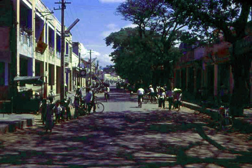 31. Phan Rang Joint Town Patrol. Photo by: SSgt John Achelpohl. 1966.