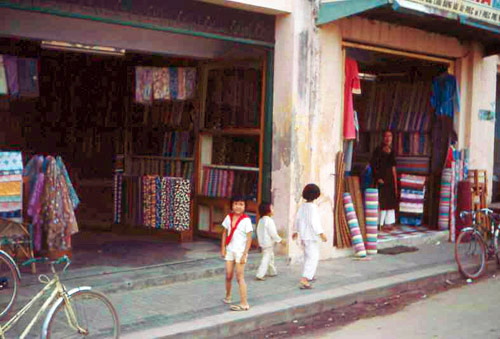 39. Phan Rang Joint Town Patrol. Market Photo by: SSgt John Achelpohl. 1966.